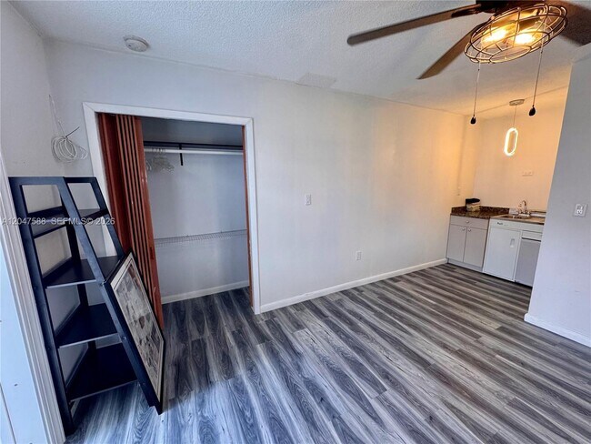 Foto del edificio - 1158 NW 34th Ave