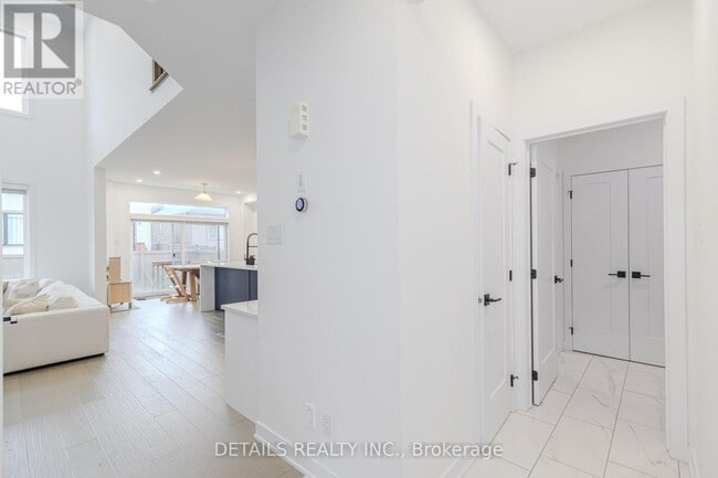 Building Photo - 67 Viceroy Mews