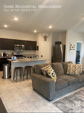 Building Photo - 9609 Murandy Dr