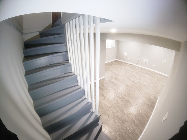 Building Photo - 5134 W Henderson St