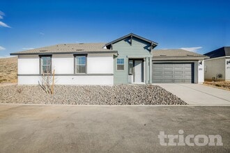 Building Photo - 2450 Snowbrush Ct