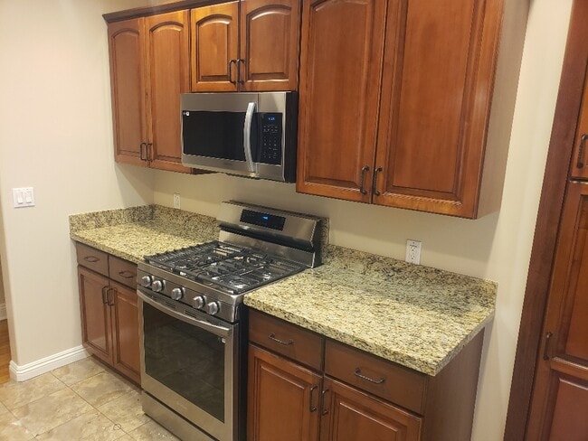 Stainless Steel Appliances - 6211 Orange St