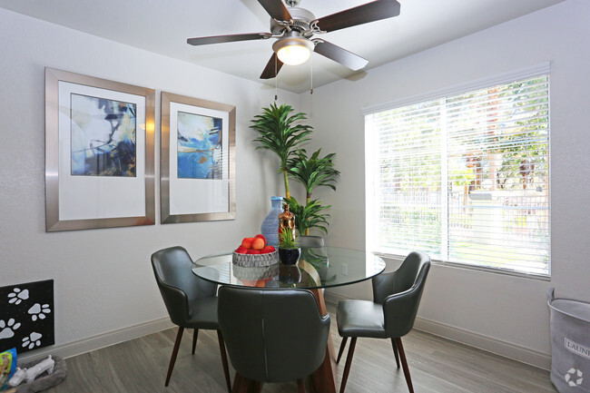 1BR, 1BA - 814 SF Dining Room - Vintage Pointe