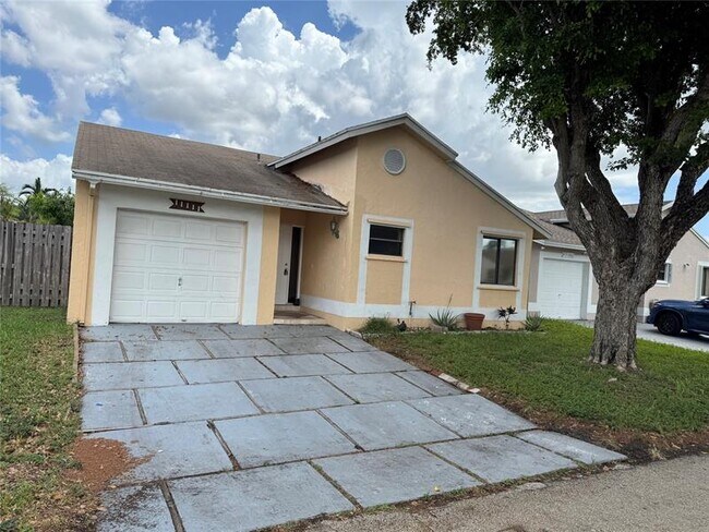 Foto del edificio - 11111 SW 10th St