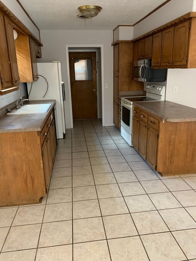 Building Photo - 5114 Chisholm Trail