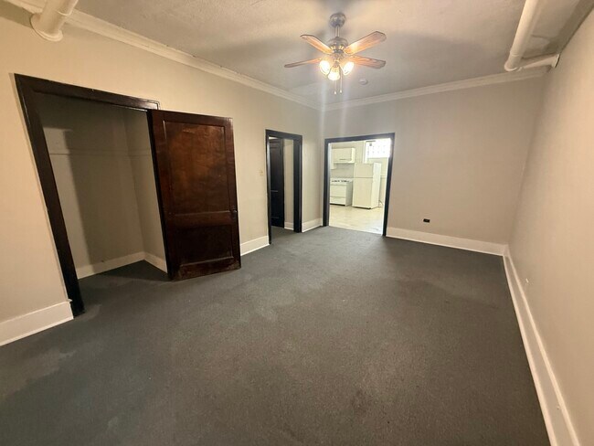 Foto del edificio - 3252 Maple Ave
