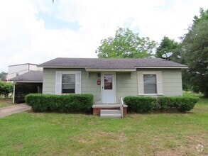 Building Photo - 103 School St