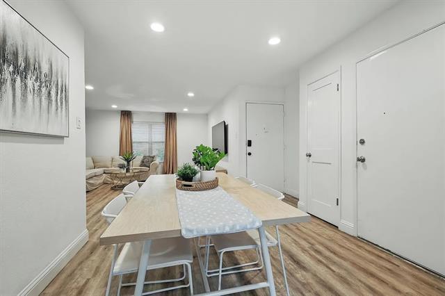 Foto del edificio - 8083 Meadow Rd