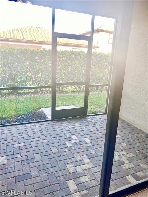 Foto del edificio - 9181 Glenforest Dr
