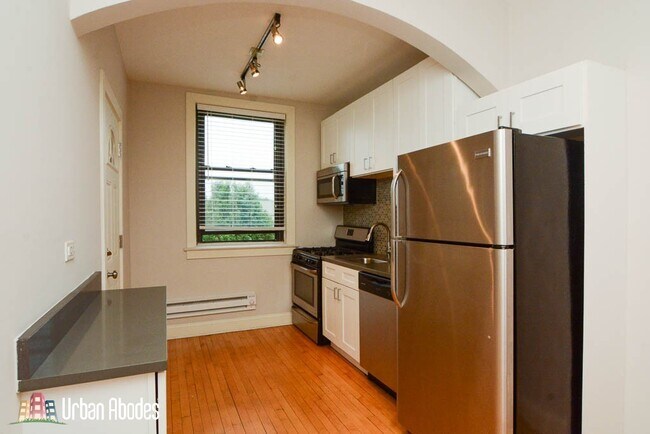 Foto del edificio - 2329 N Rockwell St