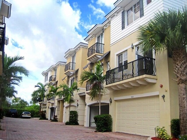 Building Photo - 3613 NW 5th Terrace