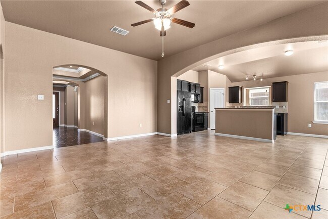 Foto del edificio - 706 W Vega Ln