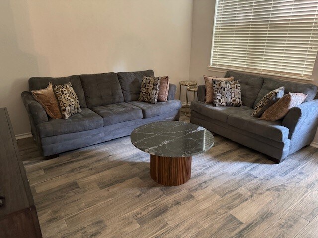 Foto del edificio - 24626 Folkstone Cir