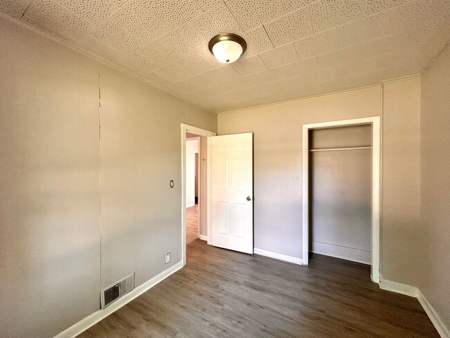 Building Photo - 1783 Sanford St