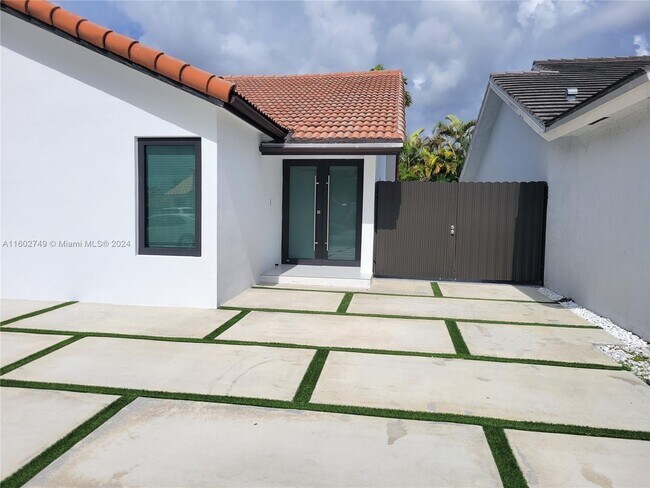Building Photo - 3872 SW 133rd Pl