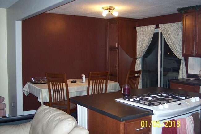 Building Photo - 1018 E 9400 S