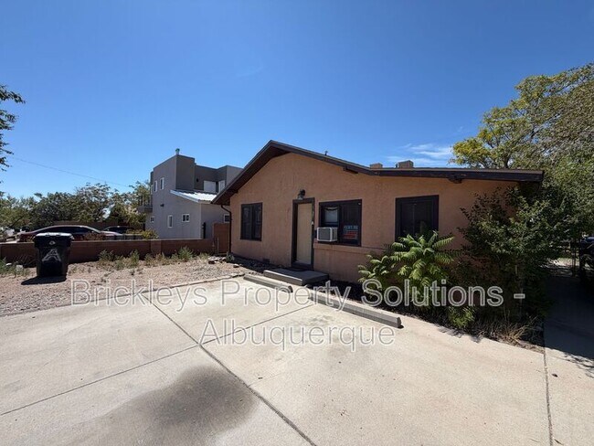 Building Photo - 313 Cornell Dr SE