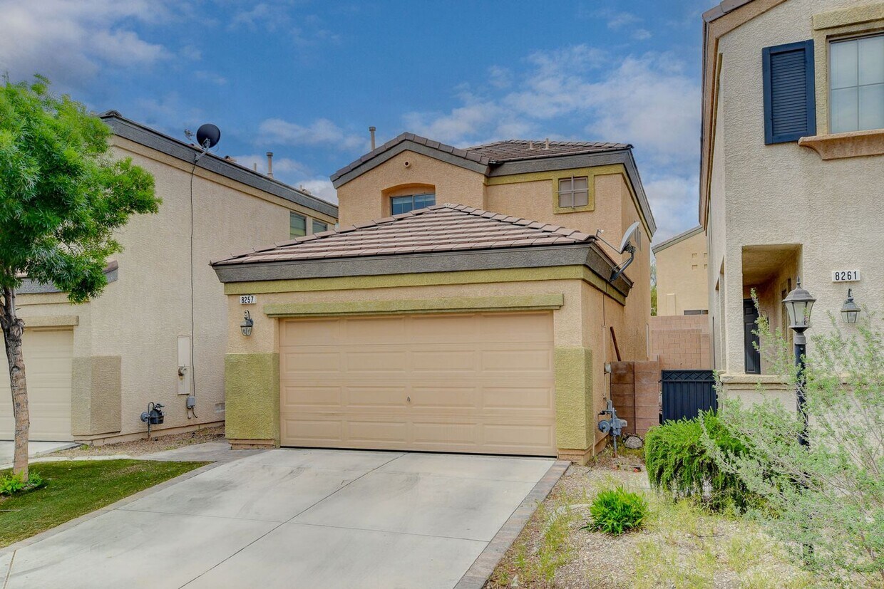 Primary Photo - SINGLE FAMILY HOME IN CENTENNIAL HILLS