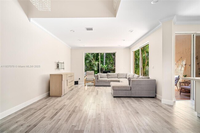 Foto del edificio - 21024 NE 34th Ct
