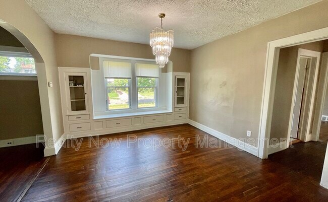 Building Photo - 1637 Coventry Rd