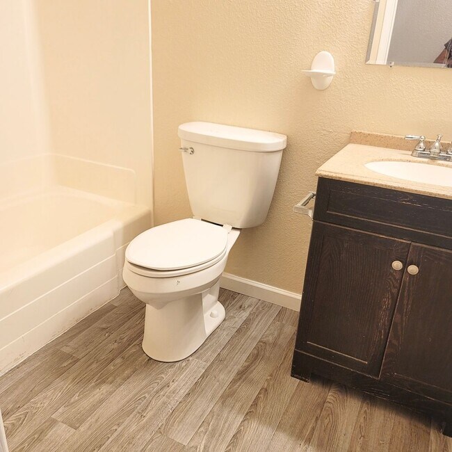 Building Photo - 4 Bedroom Home in Fernley, NV