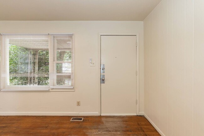 Foto del edificio - 1210 Truman St