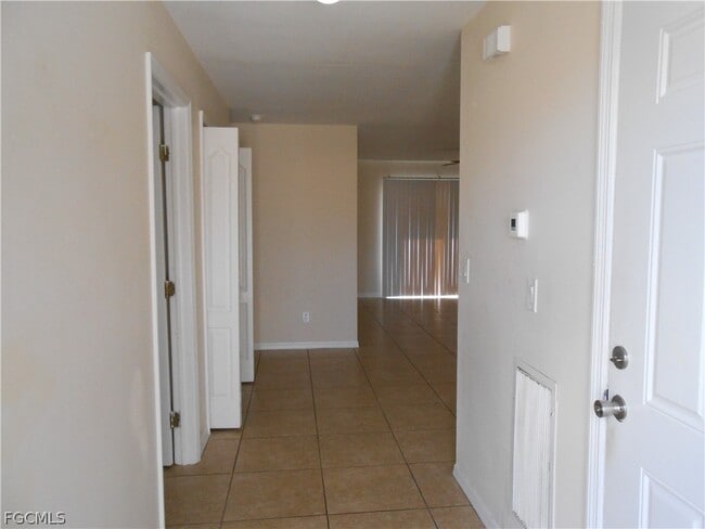 Building Photo - 202 Hightower Ave S