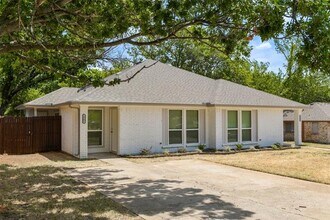 Building Photo - 2501 Windy Pine Ln