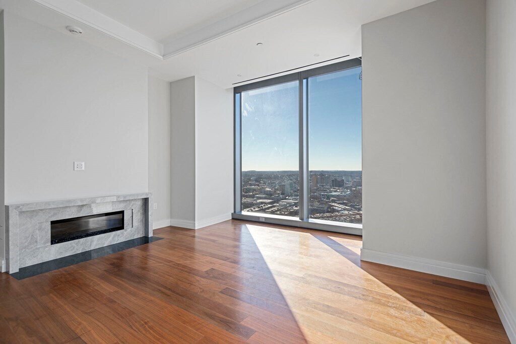 Primary Photo - 1 Dalton St