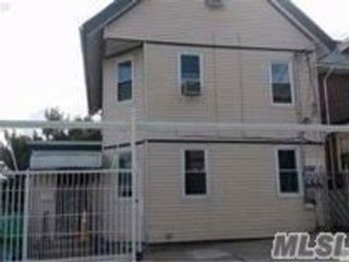 Foto principal - 2944 Gillmore St