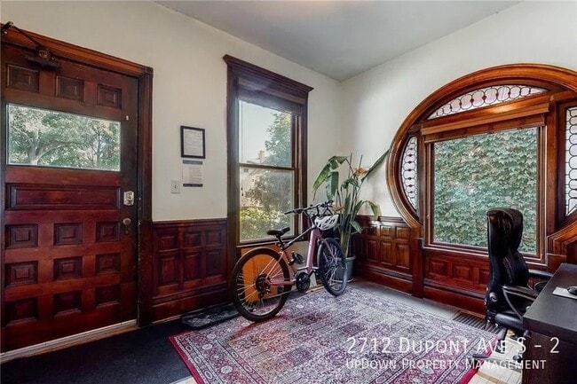 Building Photo - 2712 Dupont Ave S