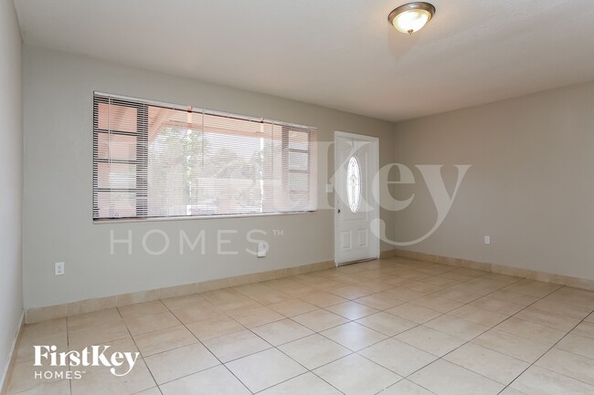 Foto del edificio - 731 NW 175th Dr