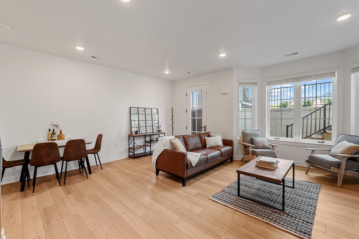 Foto principal - 1206 SW Franklin Ct