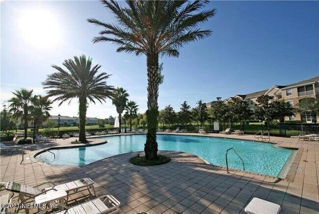 Foto del edificio - 7990 Baymeadows Rd E