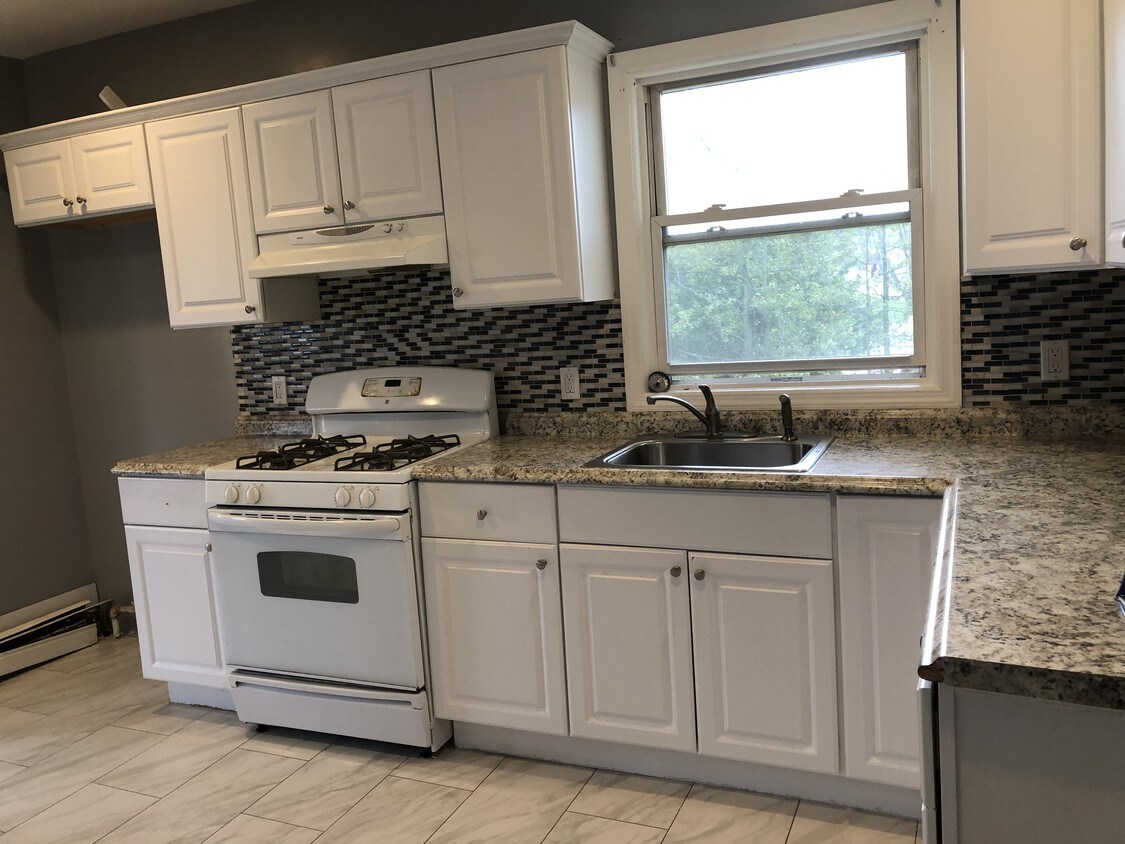 Foto principal - 430 Littleton Rd
