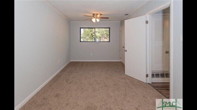 Foto del edificio - 401 Valentine Dr