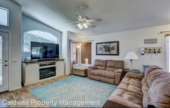 Foto del edificio - 3 br, 2 bath House - 7921 W. Frank Ave.