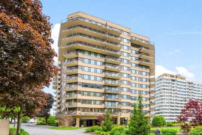 Foto del edificio - 25 Rockledge Ave