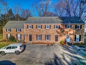 Building Photo - 5021 Emerald Dr