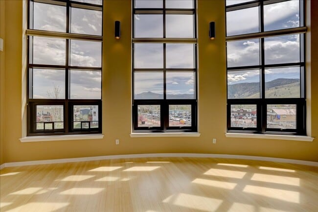 Building Photo - Signature Flatiron Views, Top Level Finishes, 2 Bed 2 Bath 1-car Garage in North Boulder!