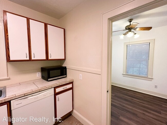 Building Photo - 2 br, 1 bath House - 311 NW 11th Street