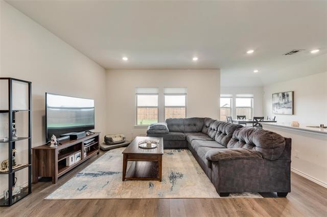 Foto del edificio - 1203 Willowbend Wy