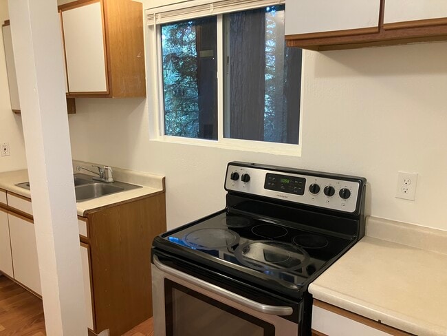 Building Photo - 12235 Volver Ave