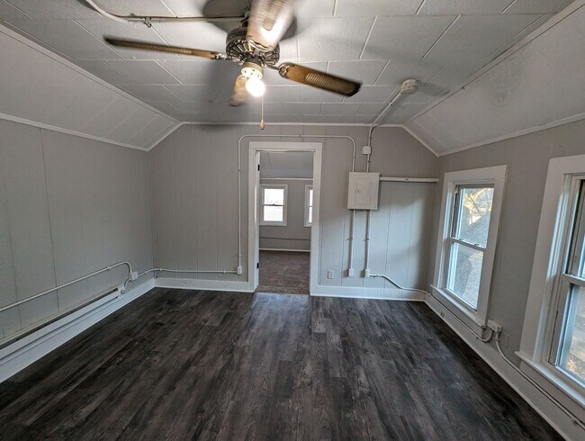 Foto del edificio - 518 W High St