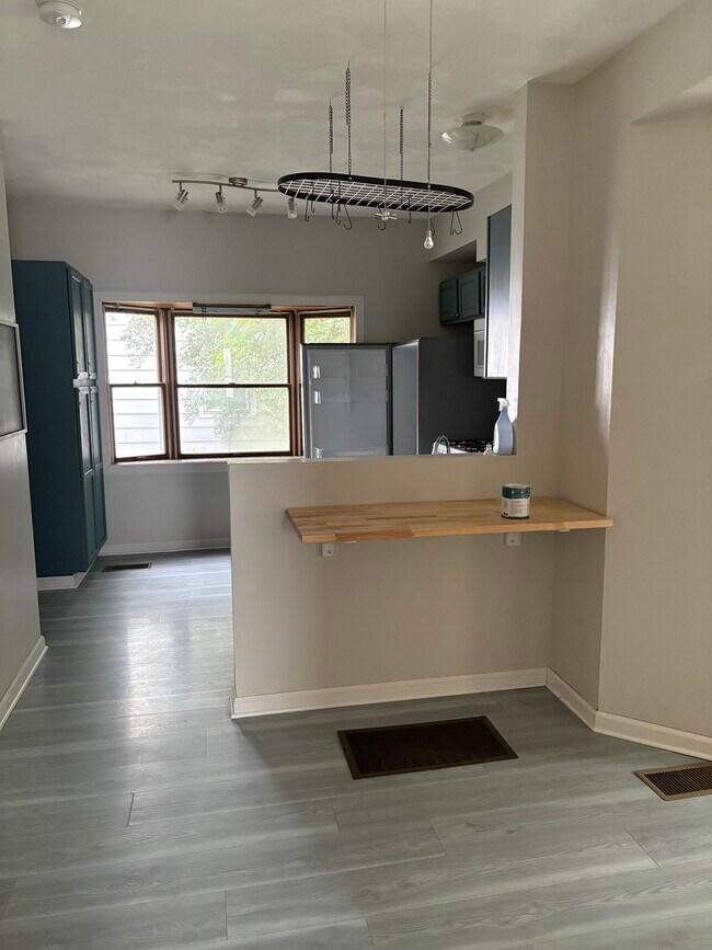 Kitchen - 15 Minden Ave
