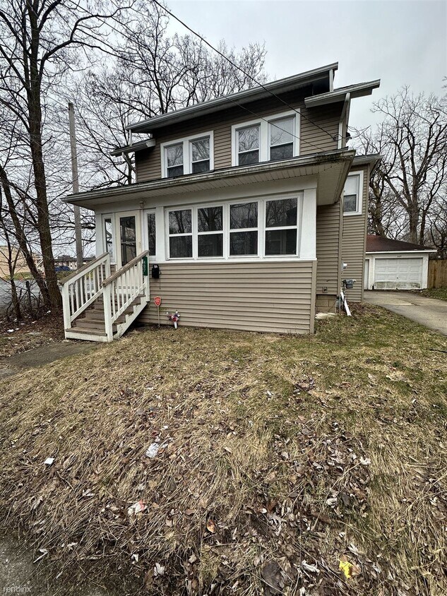 3 br, 1 bath House 407 Demay Ct House Rental in Jackson, MI