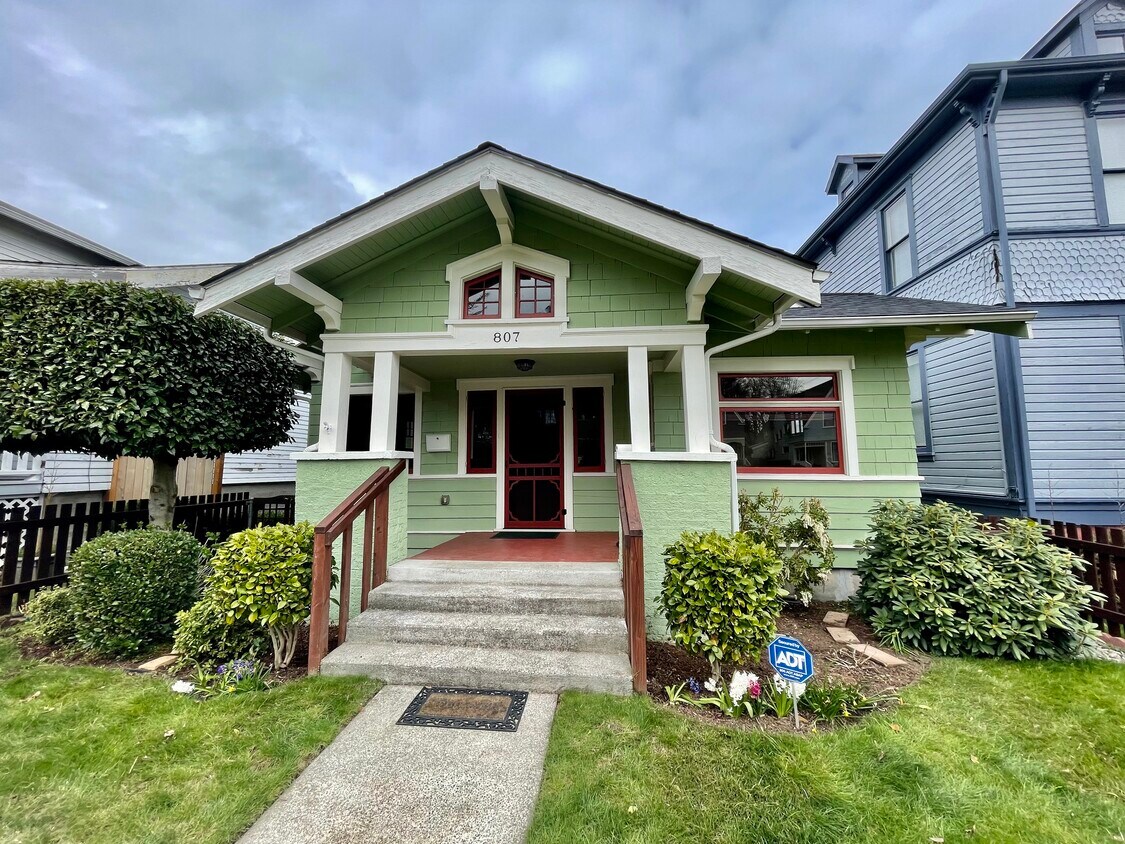 Foto principal - 807 N L St