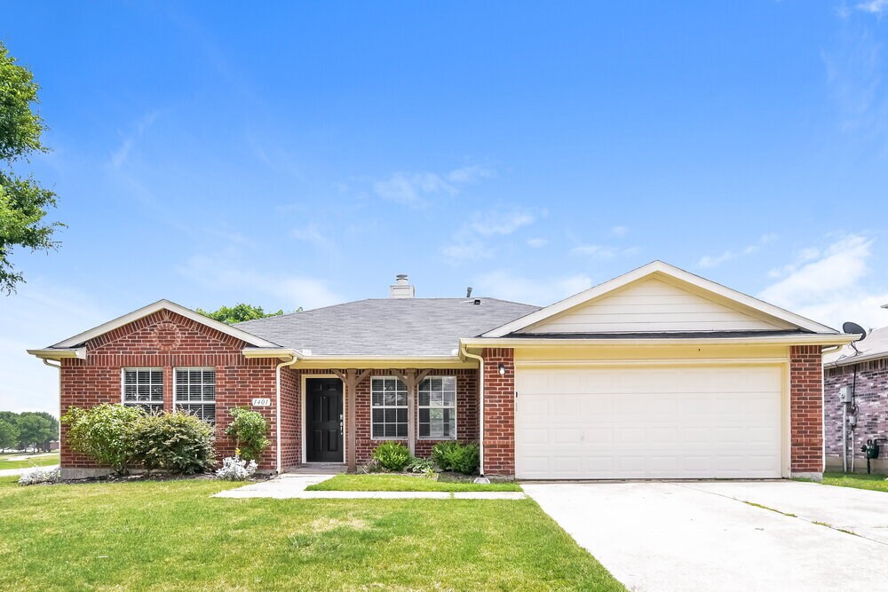 Primary Photo - 1401 Buckingham Dr