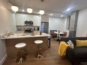 Building Photo - 110 Hotel St