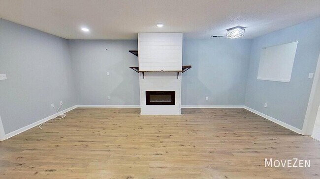 Foto del edificio - 6127 Old Plank Rd